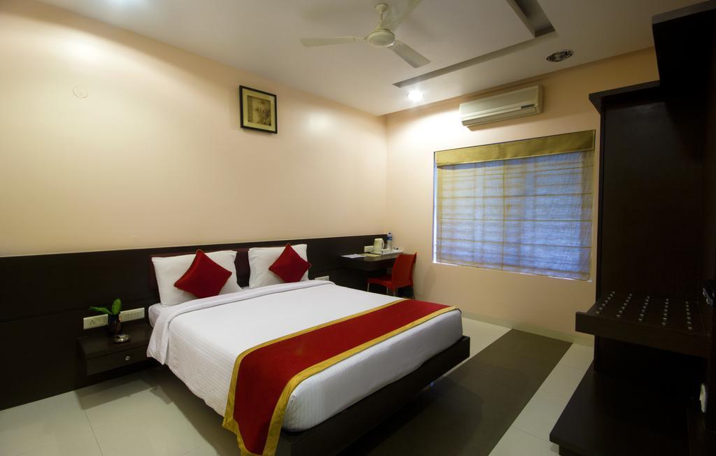 Hotel The Grand Continent à Bangalore Extérieur photo